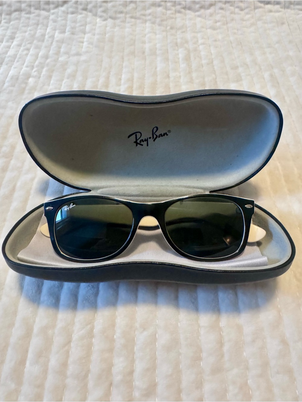 Authentic Ray-Ban New Wayfarer | RB2132 875/3N | Sunglasses | Original Case